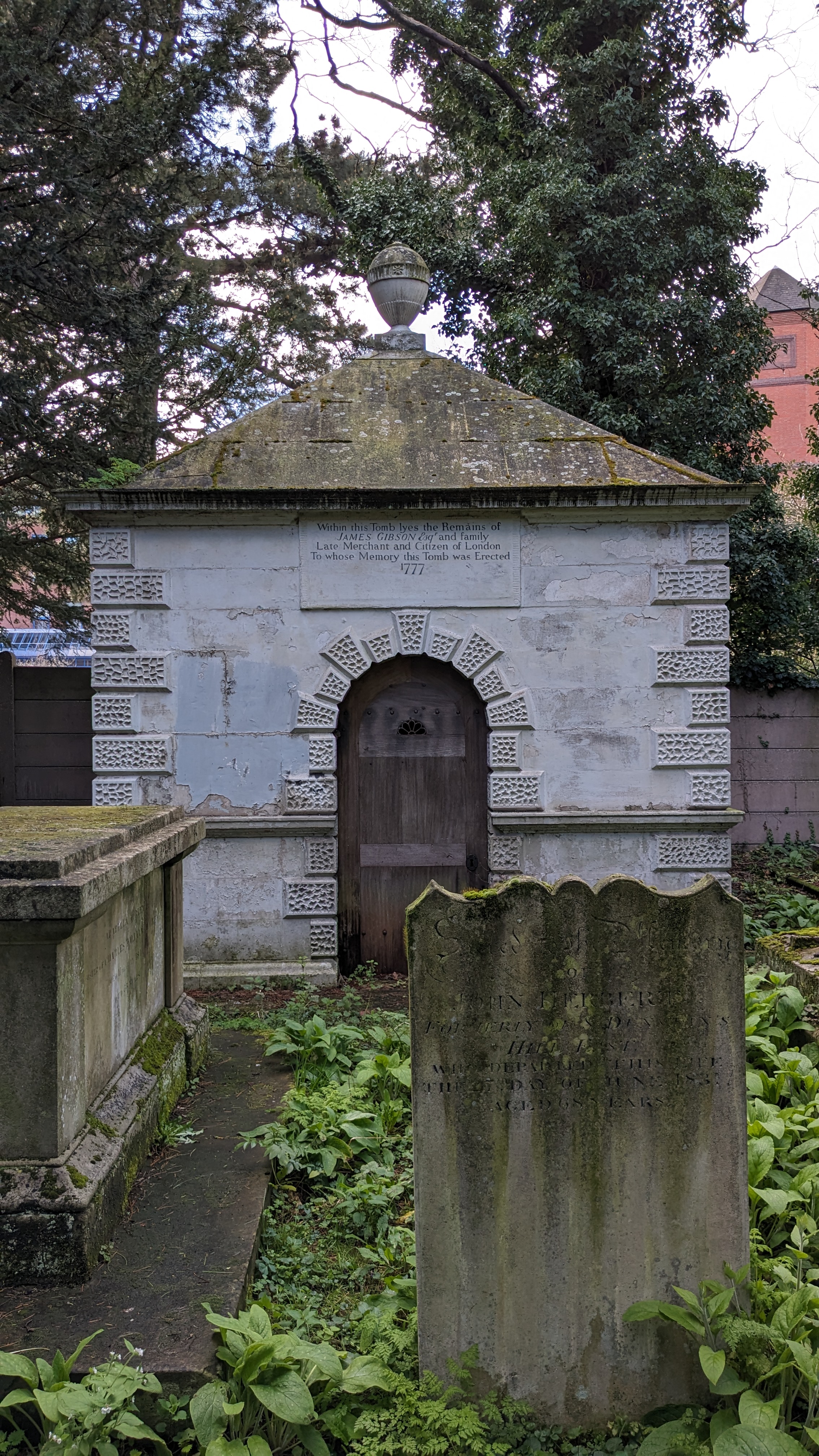 Gibson Mausoleum, Sutton
