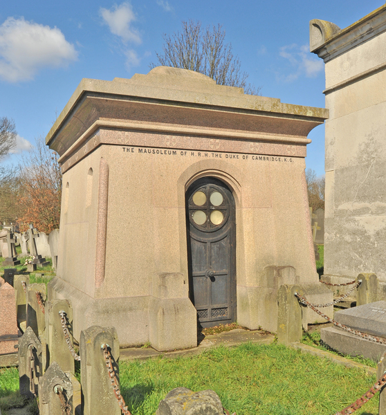 Cambridge Mausoleum, Kensal Green 2020