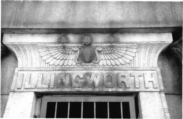 Illingworth, entablature