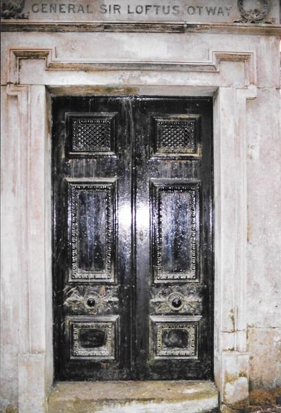Otway, entrance doors