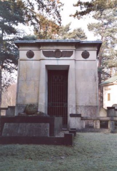 Tata - Jamsetji Nusserwanji - Mausoleum